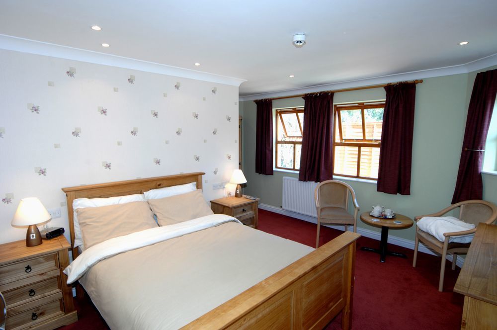 New Overlander Inn Penally Exterior foto